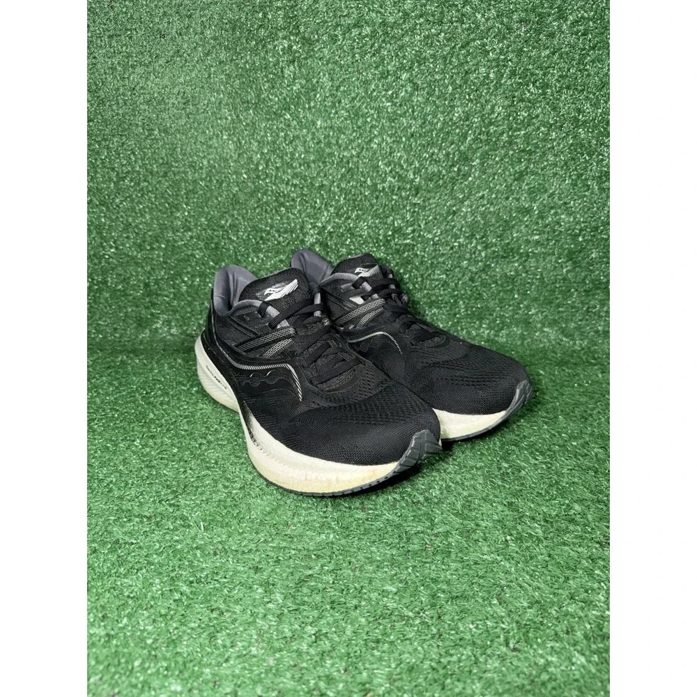 Saucony Triumph 20 Women Size 10 Wide Black White Running Shoes Comfort Sneakers